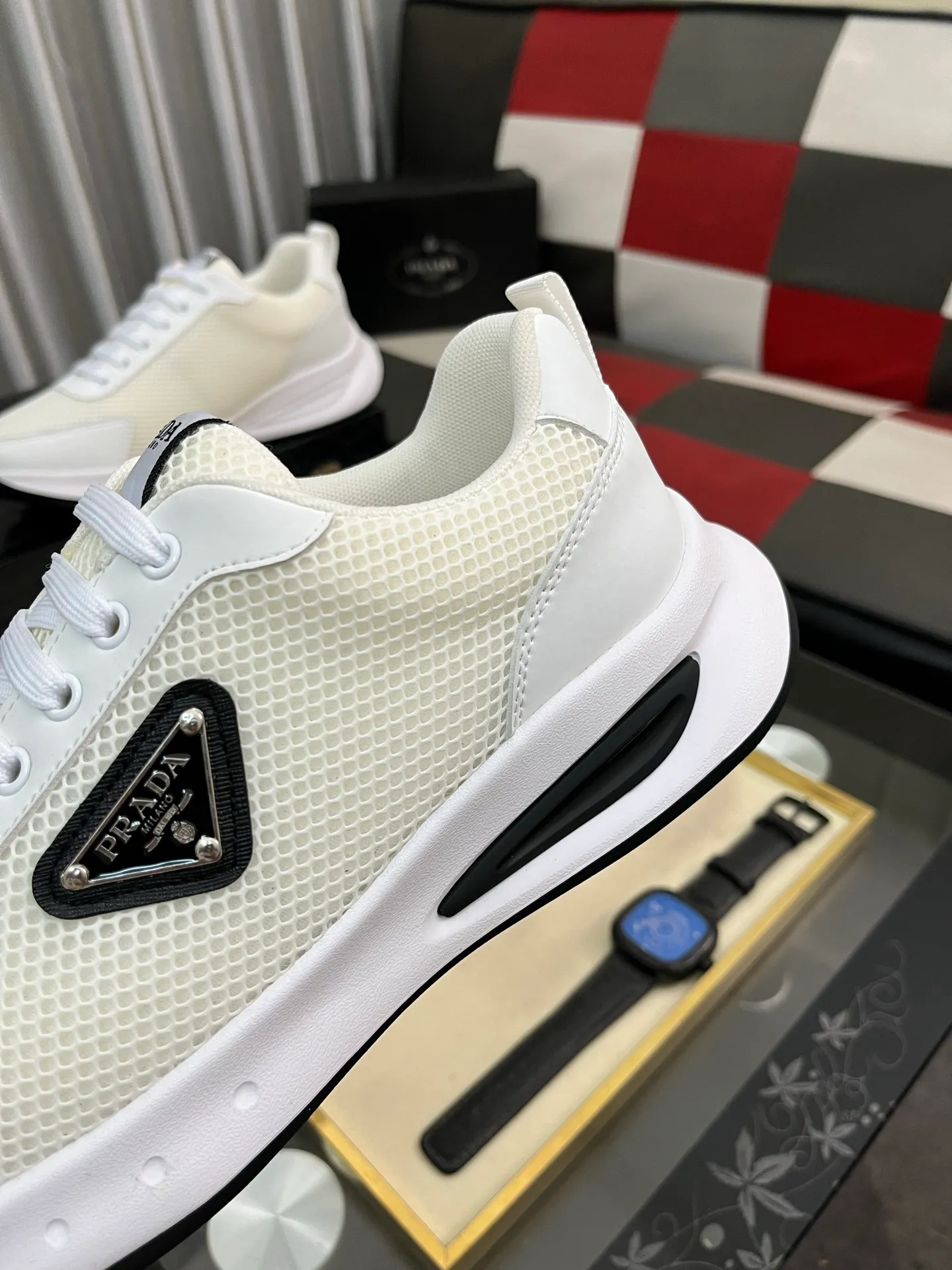 Men's shoes 💰440⌚️⌚️ PRADA [Prada] popular men's shoes, casual shoes and sports shoes! High-end quality 🍀 The upper is made of imported original cowhide 💥 cowhide lining; the original molded outsole. The style is upright and elegant, comfortable and versatile💪 Three quality guarantees Size number: 38-44, 4️⃣ colors available